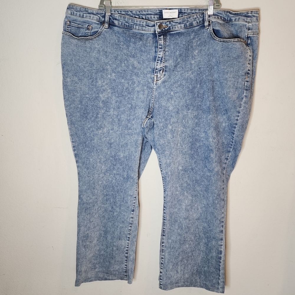 Lane Bryant Crop Jeans.  Women's plus size 34/36. 6X. Stretch denim